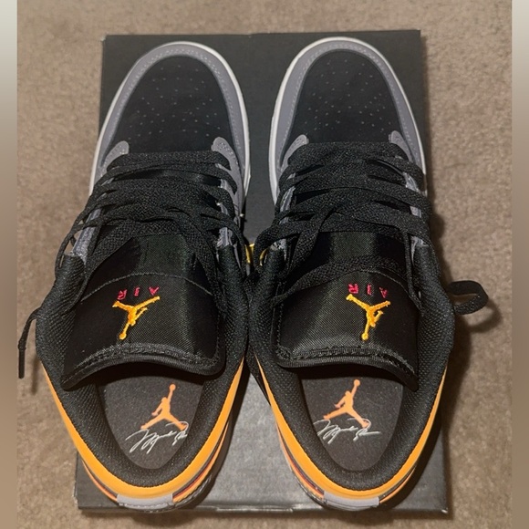 AIR JORDAN 1 LOW - Picture 6 of 7